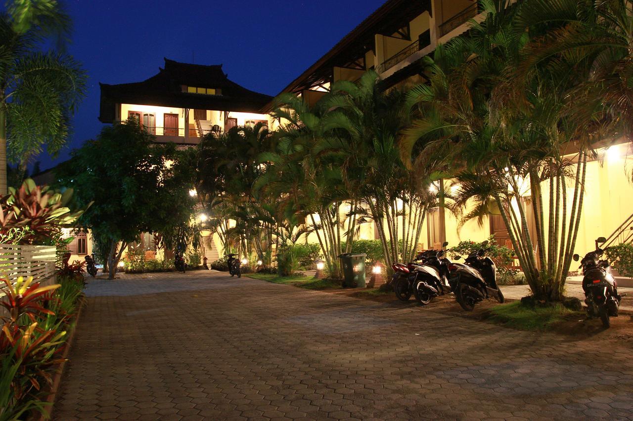 Puri Senggigi Hotel Mangsit Exterior foto