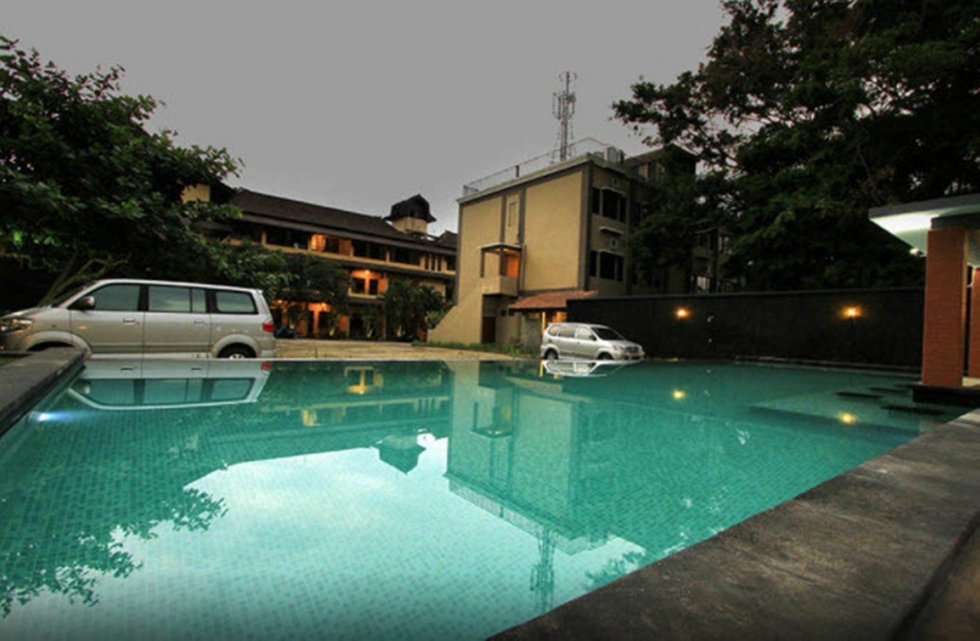 Puri Senggigi Hotel Mangsit Exterior foto